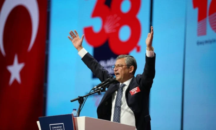 Me arrestimet e kryetarëve të bashkive, Erdogani po përpiqet të ndalojë opozitën