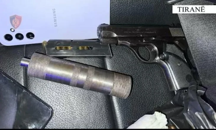 Me pistoletë në makinë, aksidenton 4 automjete gjatë ndjekjes nga policia, arrestohet 1 person në Tiranë