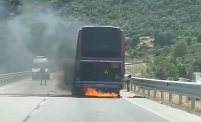 Merr flakë autobusi në aksin Gjirokastër-Sarandë, shkaqet ende të paqarta