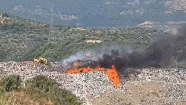 Merr flakë fusha e mbetjeve në inceneratorin e Elbasanit, forcat zjarrfikëse mbërrijnë në vendngjarje 