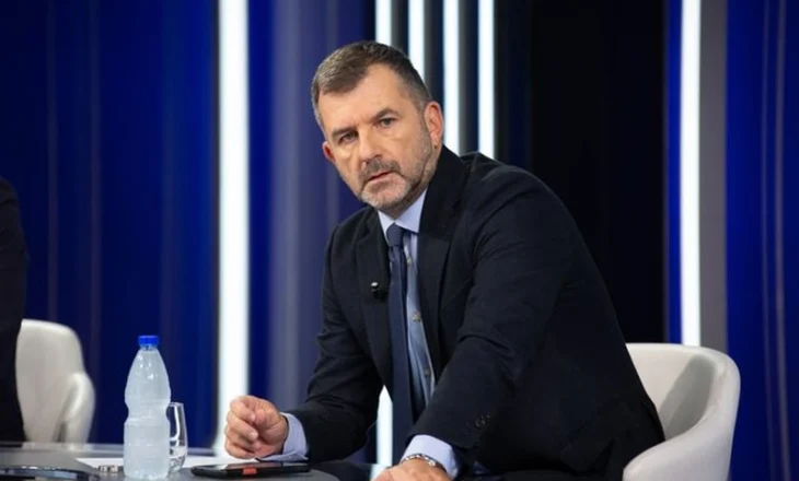 “Merreni ‘kufomën’ e tij dhe bëjeni shembull!”, Andi Bushati: Veliajn e la në burg Rama, edhe zgjedhjet…