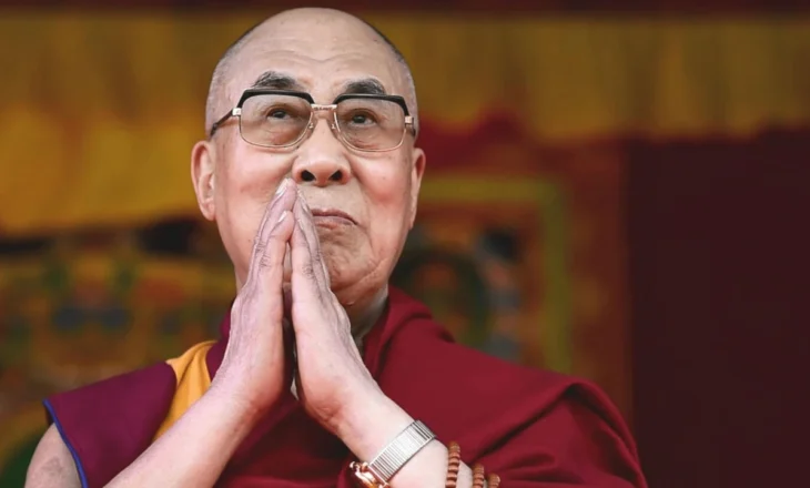 Mes lutjeve për paqe dhe përplasjeje me Kinën për pasardhësin, Dalai Lama feston 90-vjetorin