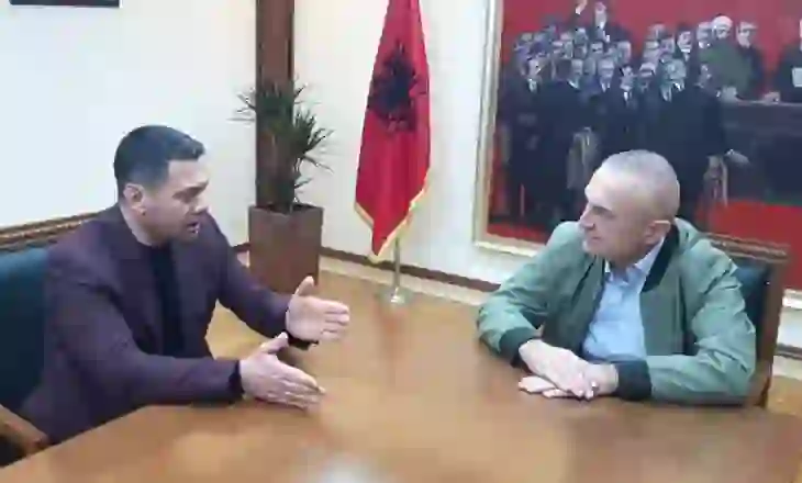 Meta kërkon ndihmë nga Arben Ahmetaj, mesazh të koduar për t’i nxjerrë të palarat Ramës me dokumentet e korrupsionit