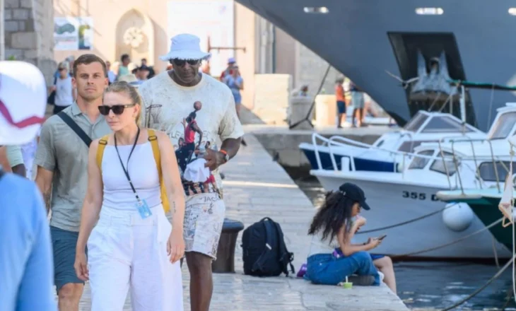 Michael Jordan lë Greqinë pa fjalë, bakshish rekord në një restorant në Athinë