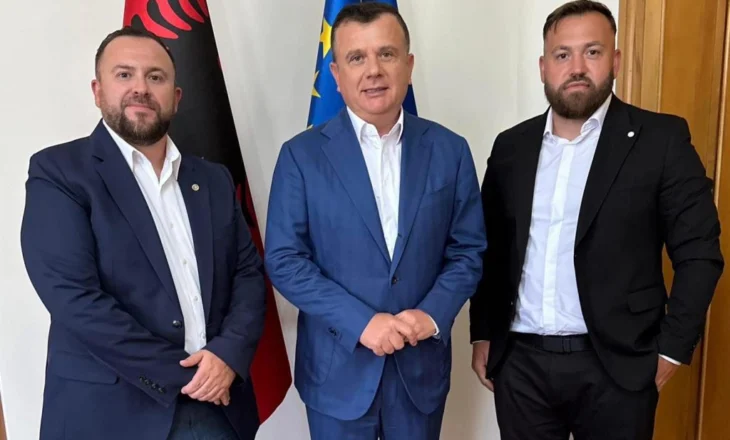 Ministri Balla me dy sipërmarrës shqiptarë nga SHBA: Suksesin në Amerikë duan ta sjellin në atdhe