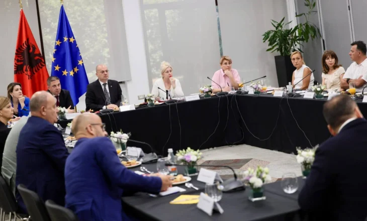 Ministri Hasani: Konsolidojmë mekanizmat për bashkëpunim afatgjatë dhe të qëndrueshëm me Konsujt e Nderit në Shqipëri
