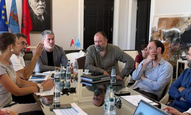 Ministri Mazniku zhvillon një takim pune: Ristrukturimi vendor për t’i dhënë energji të re Vlorës