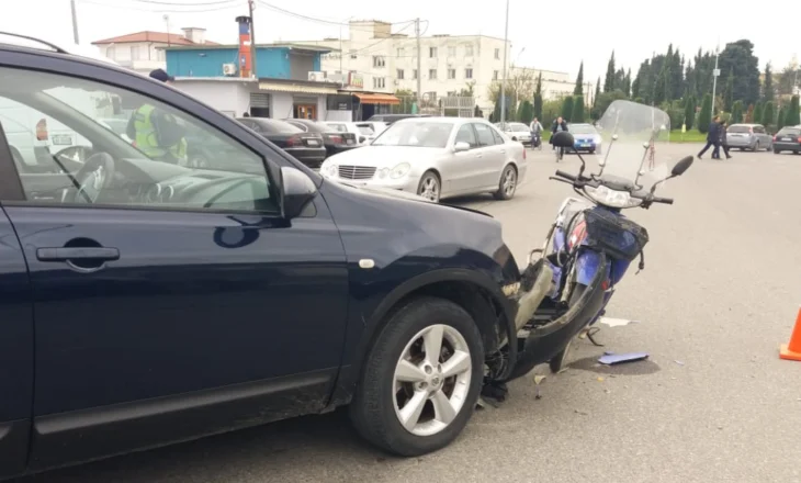 MINUTA E FUNDIT – Humb drejtimin e makinës dhe përplaset me motorin në Shelqet, 66- vjeçari në spital…