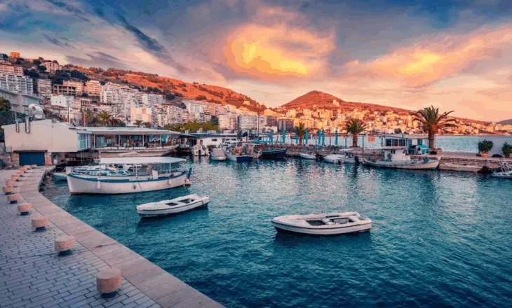 Mirror: Shqipëria një perlë evropiane, me qytete me kalldrëm dhe plazhe mahnitëse