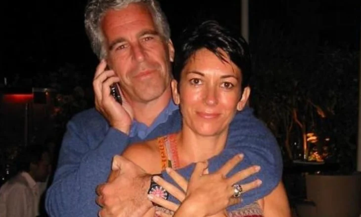 Misteret pas hekurave të ish partneres së Epstein, Ghislaine Maxwell e gatshme të tregojë listën e të përfshirëve: Trump…