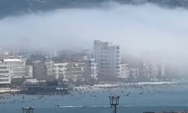 Mjegulla misterioze mbulon Durrësin, pamje të rralla nga bregdeti