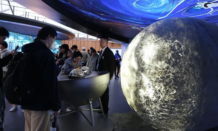 Mostrat e marra nga sonda “Chang’e-6” sjellin njohuri të thella mbi evolucionin e anës së pasme të Hënës