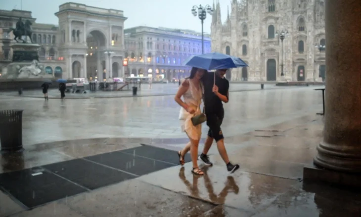 Moti i keq dhe era e fortë përfshijnë Italinë qendrore dhe veriore, mbytet një burrë që po notonte, plagosen dy punëtorë