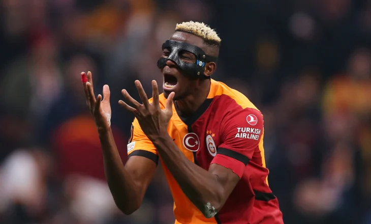 Napoli “fut në kllapa” Osimhen, transferimi te Galatasaray por me një kusht me pasoja penale!