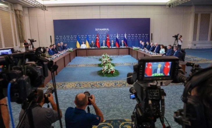 Negociatat Rusi-Ukrainë në Stamboll, pala ukrainase propozoi një samit mes Zelenskyt dhe Putin