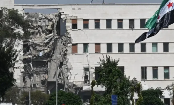 Netanyahu përballet me akuza politike në Izrael pas sulmeve në Siri