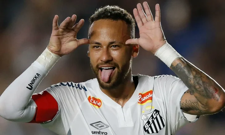 Neymar, tjetër mbrëmje makthi. Përplasje me një tifoz dhe gol i pavlefshëm në humbjen e Santosit