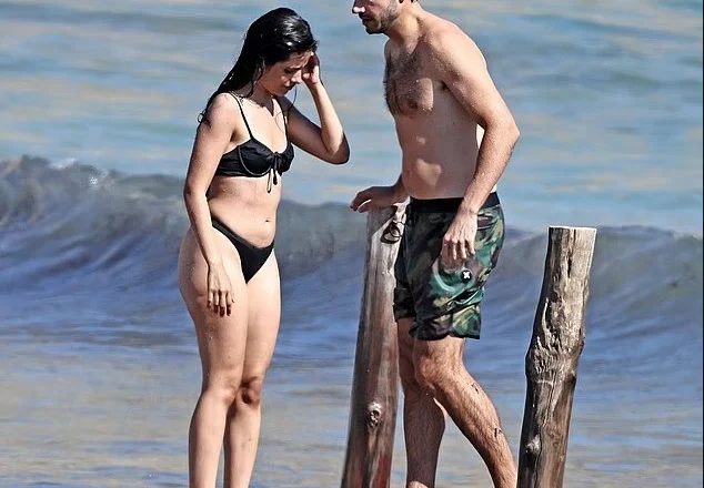 Nga Ibiza me dashuri: Camila Cabello s’fsheh më asgjë për lidhjen e saj