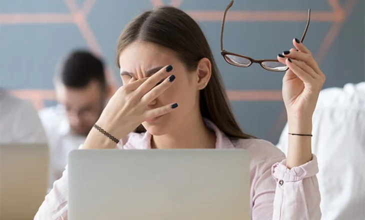 Nga irritimi tek rrahjet e shpeshta të zemrës, kujdes nga këto simptoma të hipoglicemisë