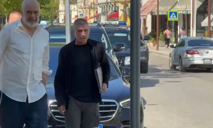 “Nga ky moment, të gjithë jeni të…”/ Rama ‘i prerë’ në Vlorë, zbardhet mesazhi gjatë mbledhjes me dyer të mbyllura