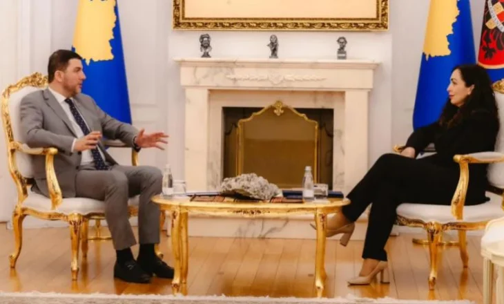 Ngërçi politik në Kosovë/Presidentja Osmani pret krerët e partive, Krasniqi: LVV-në e çojmë në Kushtetuese, ja shkeljet