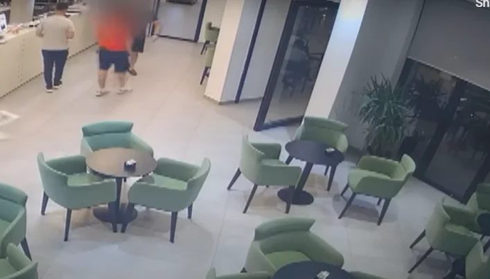 Ngjarje tronditëse në Vlorë: Nënkomisari i policisë dhe një individ me precedent rrahin kamarierin në mes të lokalit
