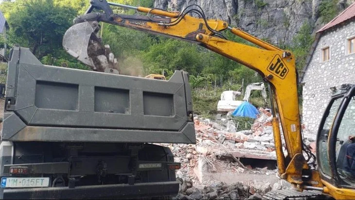 Nis pastrimi i mbetjeve inerte në Theth, Rama bën bilancin e aksionit: U shembën mbi 100 ngrehina pa leje