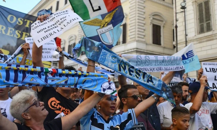 Nuk transferon dot as lojtarë të lirë, tifozët e klubit të njohur në Serie A dalin në protestë kundër presidentit