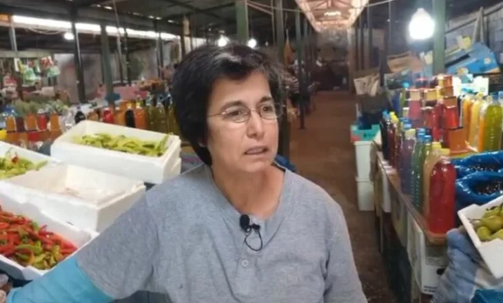 “O Muçi ku ta marr faturën?”/ Rrëfehet tregtarja: Rigonin e mbledh me burrin, si them dot malit “më jep një copë letër“