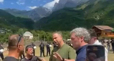 ‘O trim hajde 1 minutë’, Boçi kërcënon drejtorin e Policisë mes aksionit në Theth: Mos më kap me dorë se ta mbështjell