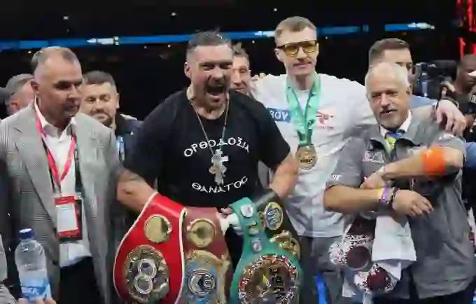 Oleksandër Ushijk dëshmohet si një nga më të mirët në historinë e boksit