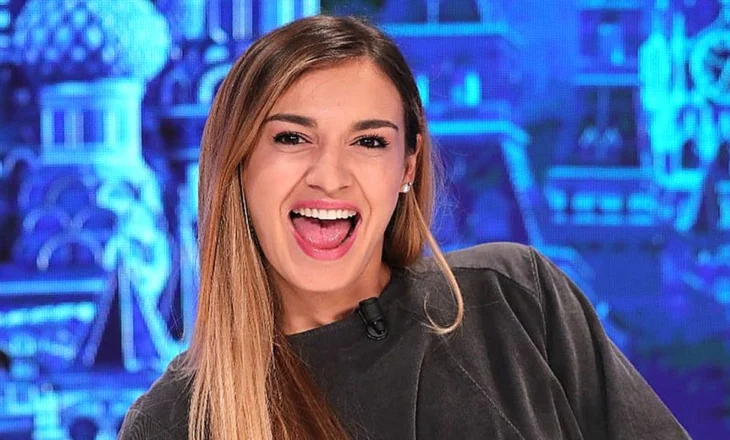 Oriola Nebiaj tregon momentin ‘epik’ kur i shkroi ish të dashurit në dasmë: Isha nën efektin e alkoolit