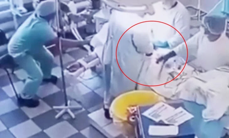 Pamje të frikshme nga Rusia/ Ekipi mjekësor nuk ndërpret operacionin gjatë tërmetit 8.8 ballë (Video)
