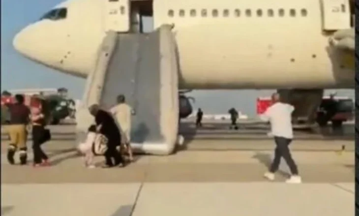Panik në aeroportin e Antalias/ Avioni bën ulje emergjente pas një defekti, evakuohen pasagjerët