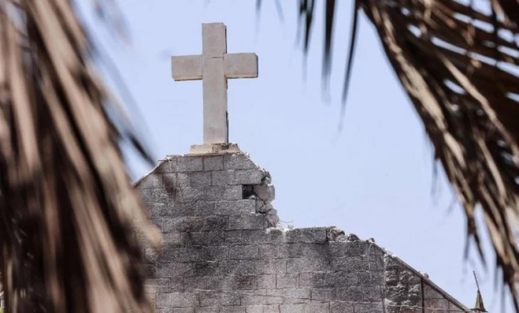 Papa ripërsërit thirrjen për armëpushim në Gaza pas sulmit ndaj famullisë katolike