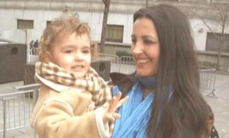 Parashqevi Simaku ndan foton e rrallë me djalin e saj: Ah, biri im…
