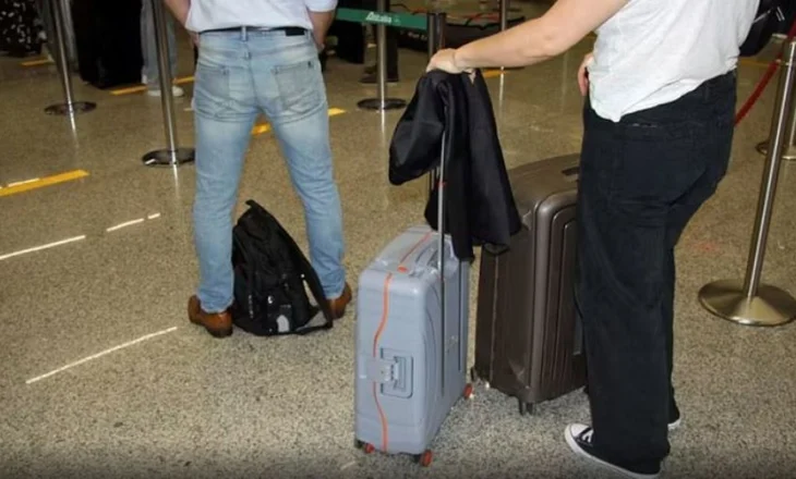 Parfumet, pijet alkoolike dhe lëngjet do të lejohen në bagazhin e dorës, Europa jep dritën jeshile