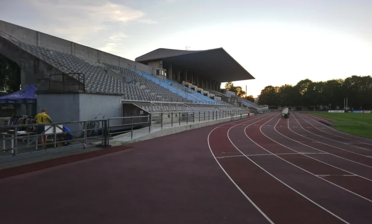 Partizani nis te stadiumi më i vjetër në Estoni, Vllaznia marshi i parë nga Elbasani