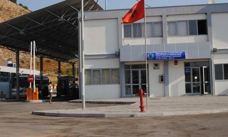 Pas arrestimit të doganierëve, shqiptarët nuk kalojnë dot kufirin, mbyllet sërish dogana e Qafë Botës