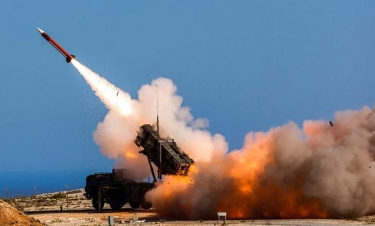 Pas ngrirjes së ndihmës amerikane, Ukraina gati të blejë ose të marrë me qira armë kundërajrore