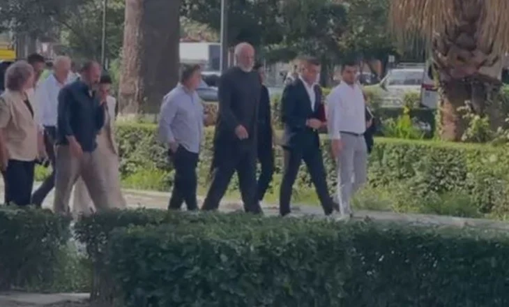 Pas Vlorës, Fierit e Durrësit/ Rama mbërrin edhe në Elbasan