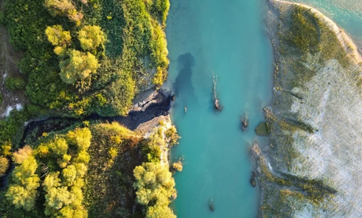 Patagonia ngre alarmin: Vjosa është në rrezik, qeveria shqiptare duhet të reagojë