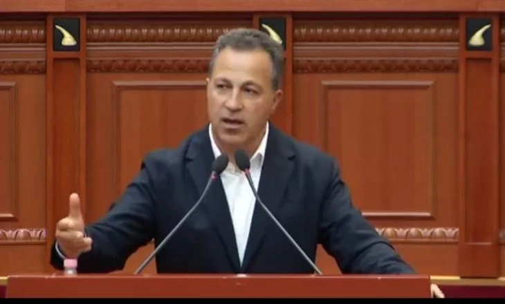 Peleshi-opozitës: PS dhe unë distancohemi nga fjalori juaj, quajtët turp popullin shqiptar! 