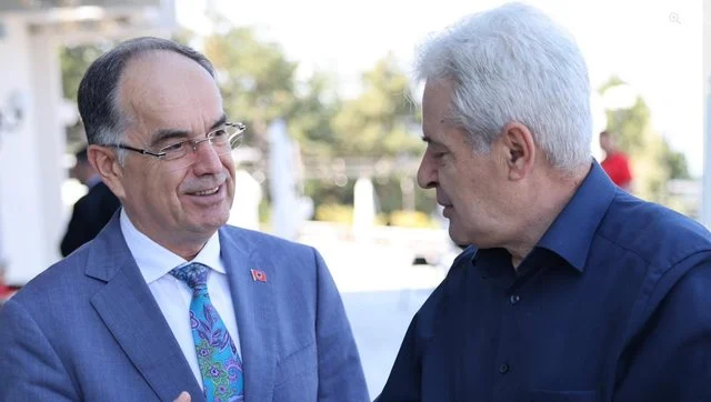 “Përforcimi i marrëdhënieve”/ Presidenti Begaj pritet nga Kryetari i BDI Ali Ahmeti, takim në Ohër