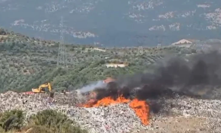 Përfshihet në flakë, Landfilli i Elbasanit/ Tymi mbulon zonën, zjarrëfikëset ndodhen në vendngjarje