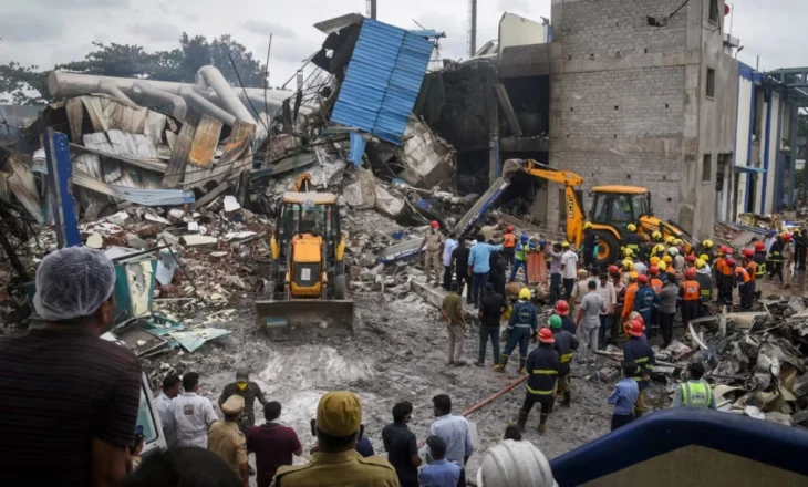Përfshihet nga flakët një fabrikë farmaceutike në Indi, 39 të vdekur dhe 34 të plagosur