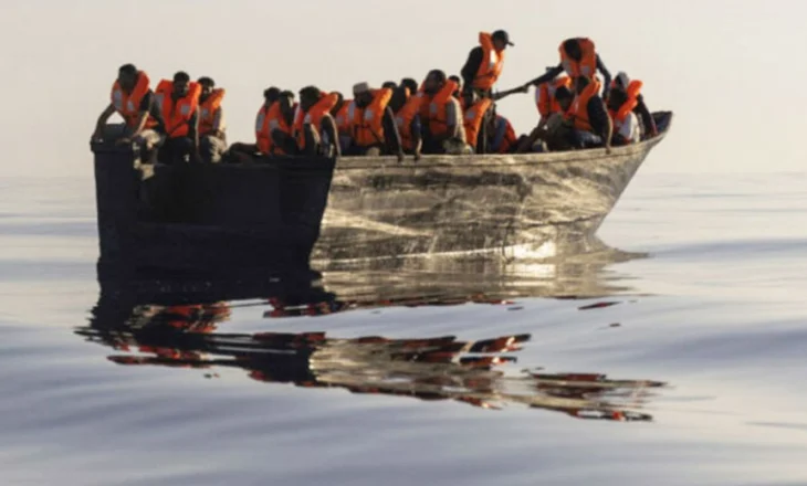 Përmbytet varka në kufirin mes Libisë dhe Egjiptit, 18 emigrantë humbin jetën