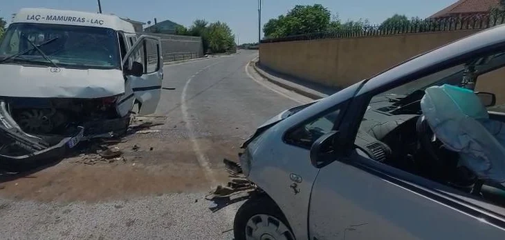 Përplasen dy automjete në Kurbin/ Tre të lënduar, njëri prej tyre me plagë të rënda