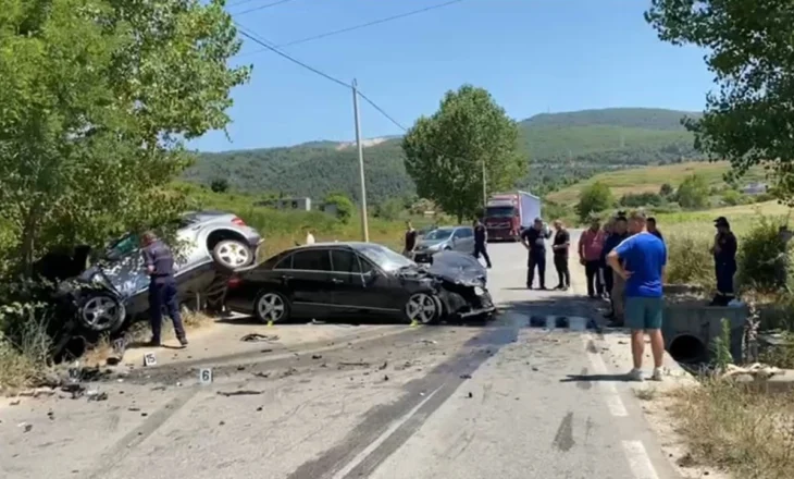 Përplasen dy makina në Fushë-Krujë! Një viktimë dhe tre të plagosur