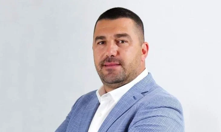 Përplasja me Ramën, kryebashkiaku i Konispolit: S’ka vend për frikë dhe nuk lëviz asnjë, nëse punon mirë. Faji është i drejtuesit, nëse…